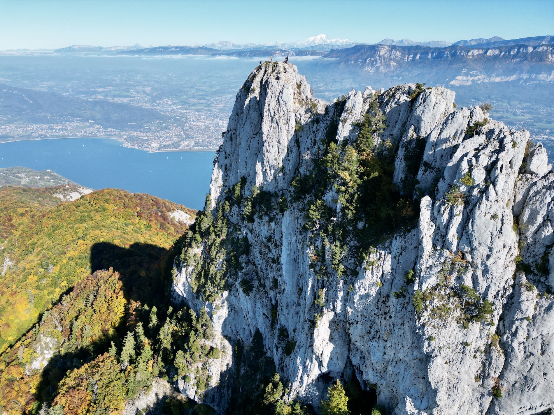 La dent du chat et le lac du Bourget.